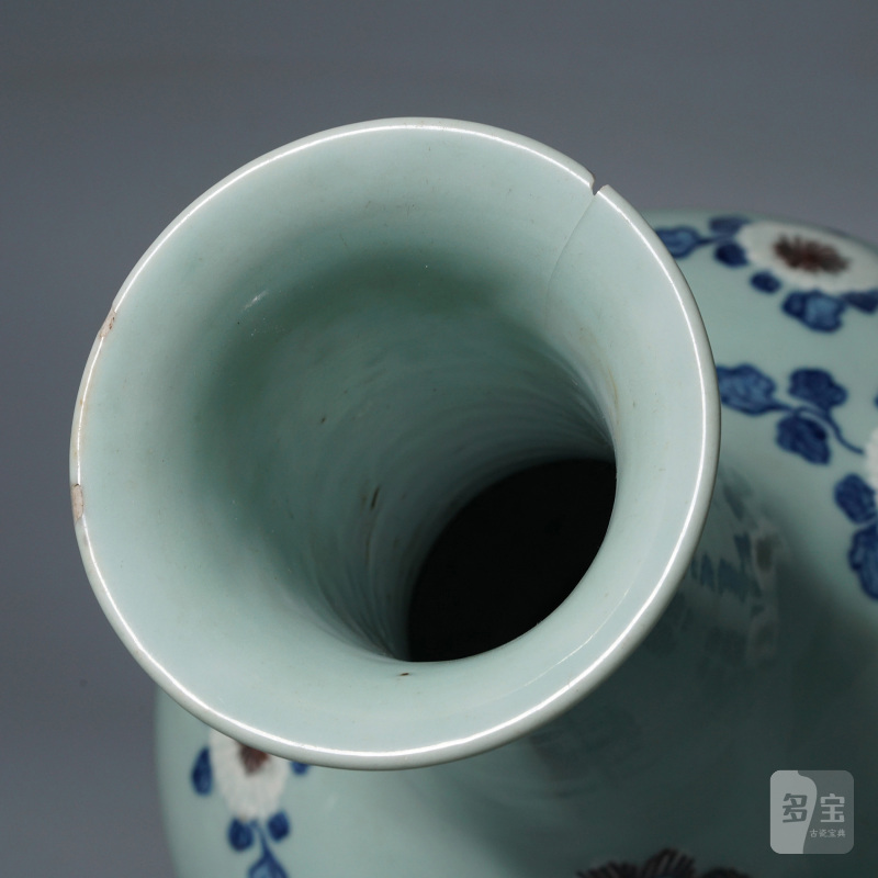 清乾隆 青釉青花釉里红重阳菊艳图撇口瓶 - 图8